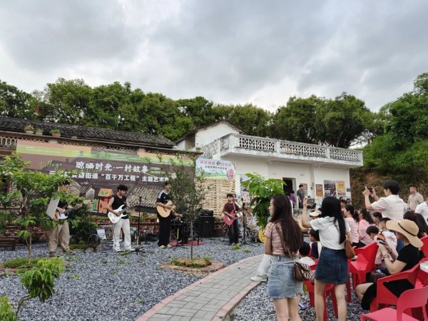 启云科技 云城青年乡村音乐会奏响五四青春乐章